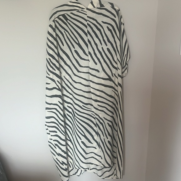 H&M Resort wear COVER UP /KAFTAN - Picture 4 of 5